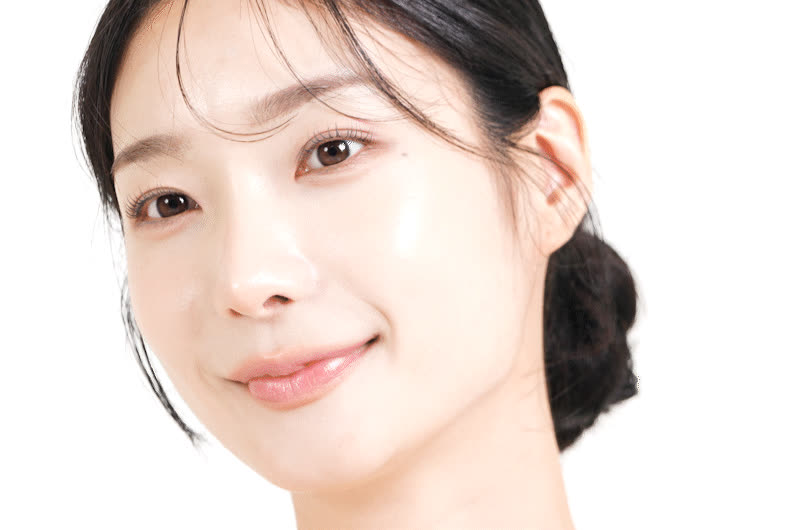 카메라를 바라보는 모델